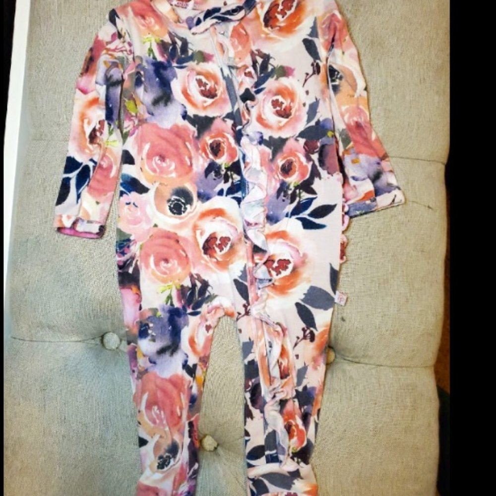 Posh Peanut Floral Romper - GUC